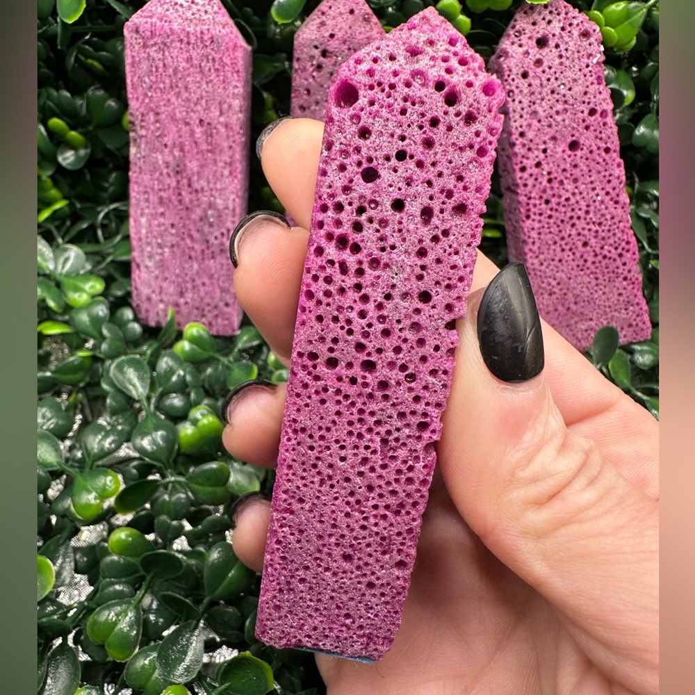 Honeycomb Ruby Tower *UV Reactive* - Picture 5 of 9
